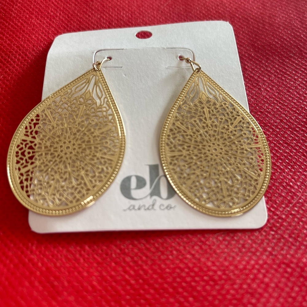 Gold earrings- NWT